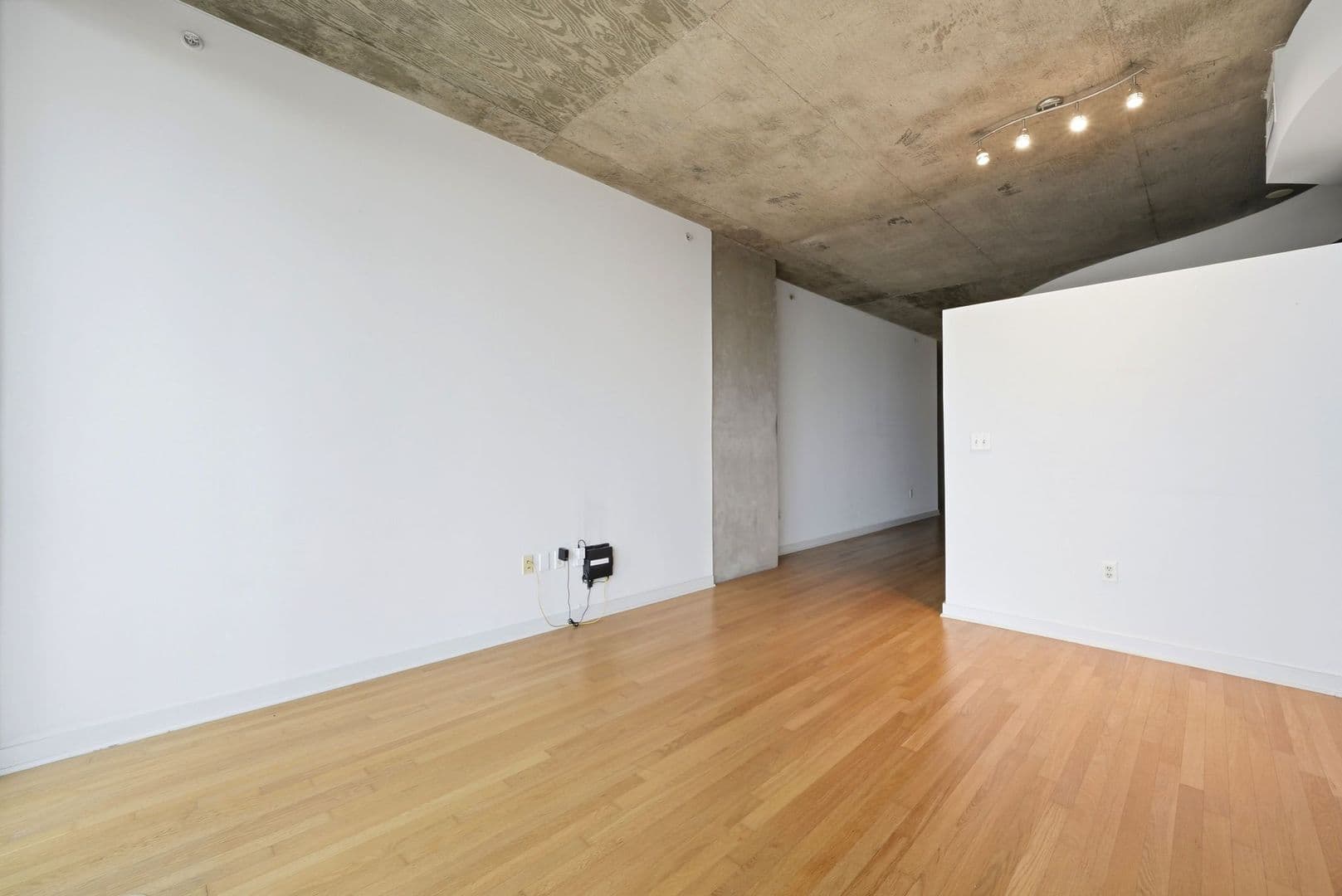 Charlotte Condo: 210 N Church St. #1608