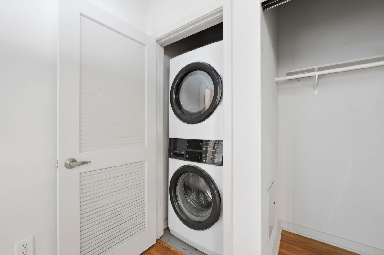 Charlotte Condo: 210 N Church St. #1608