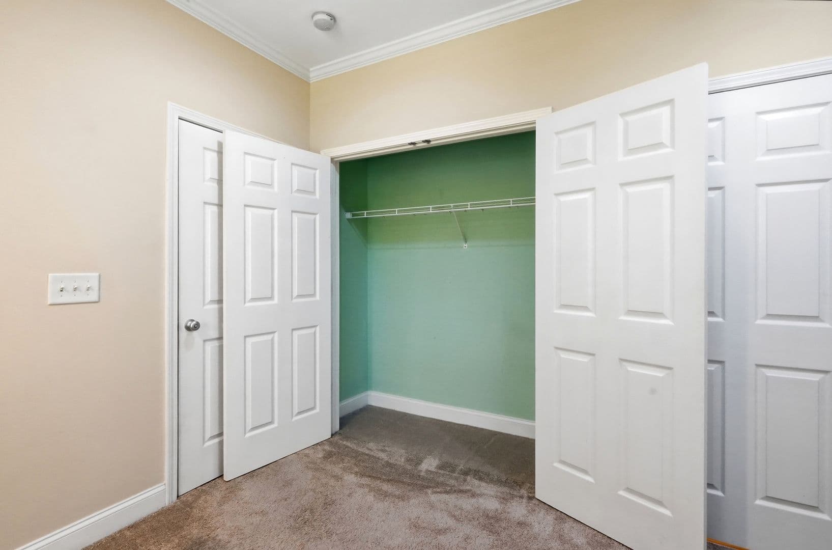 Charlotte Condo: 1000 E Woodlawn Rd #216