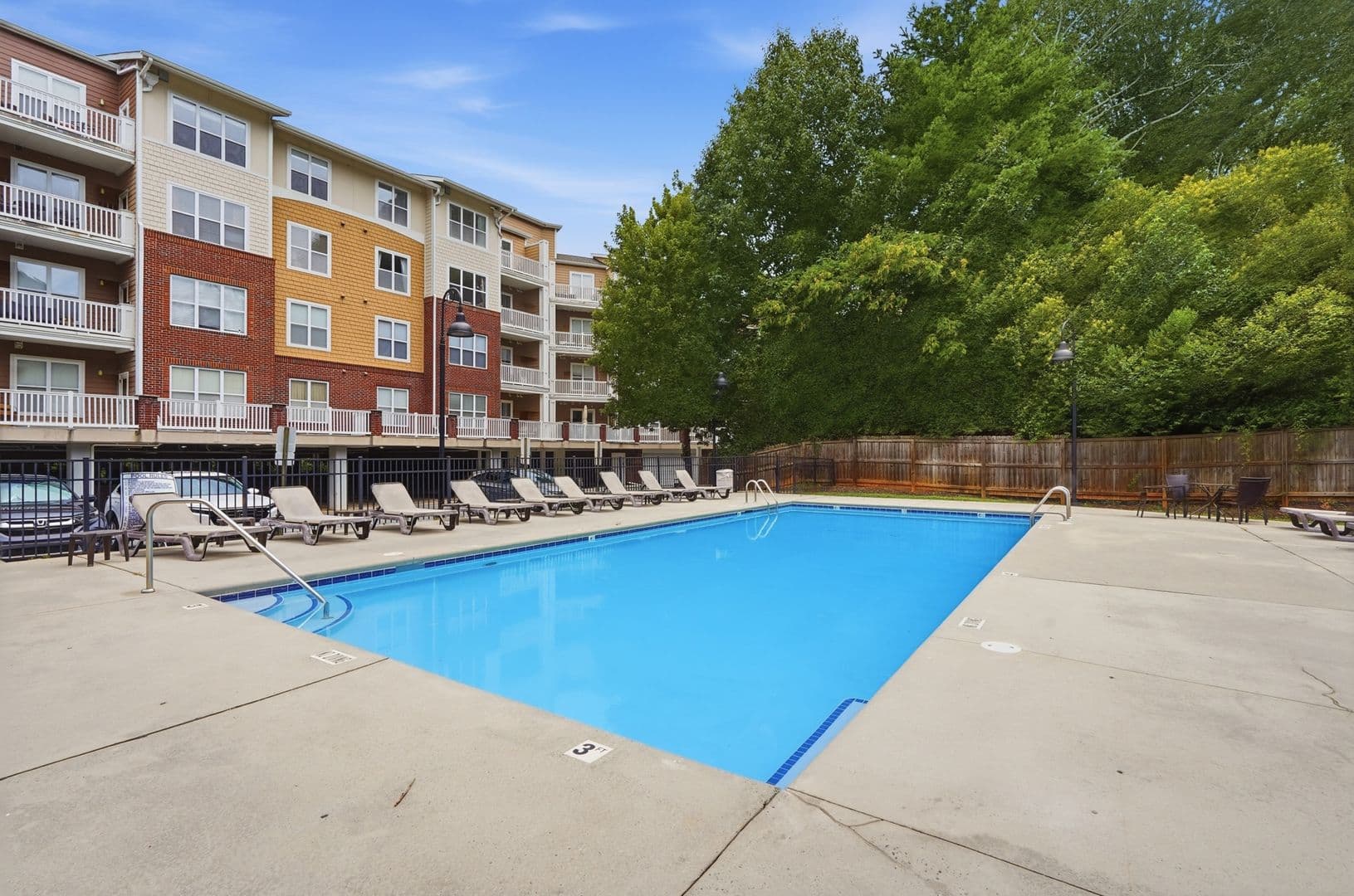 Charlotte Condo: 1000 E Woodlawn Rd #216