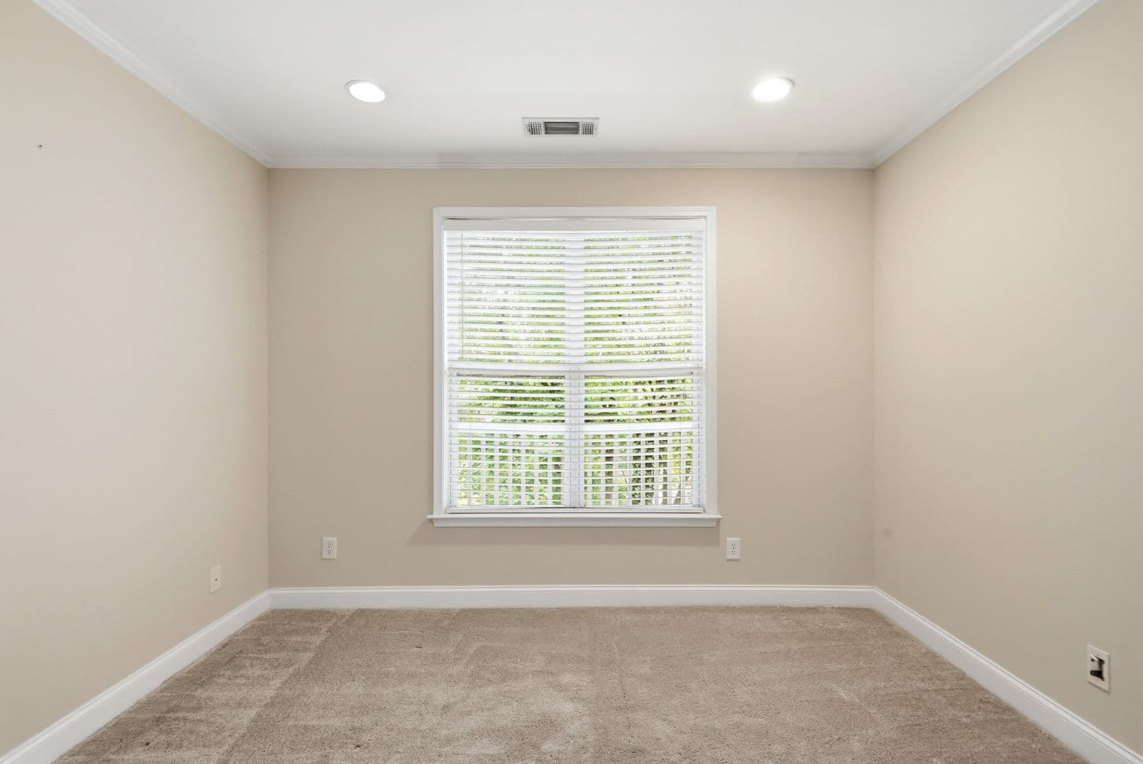 Charlotte Condo: 1000 E Woodlawn Rd #216