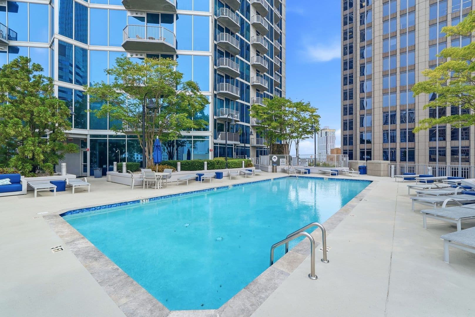 Charlotte Condo: 210 N Church St. #1608