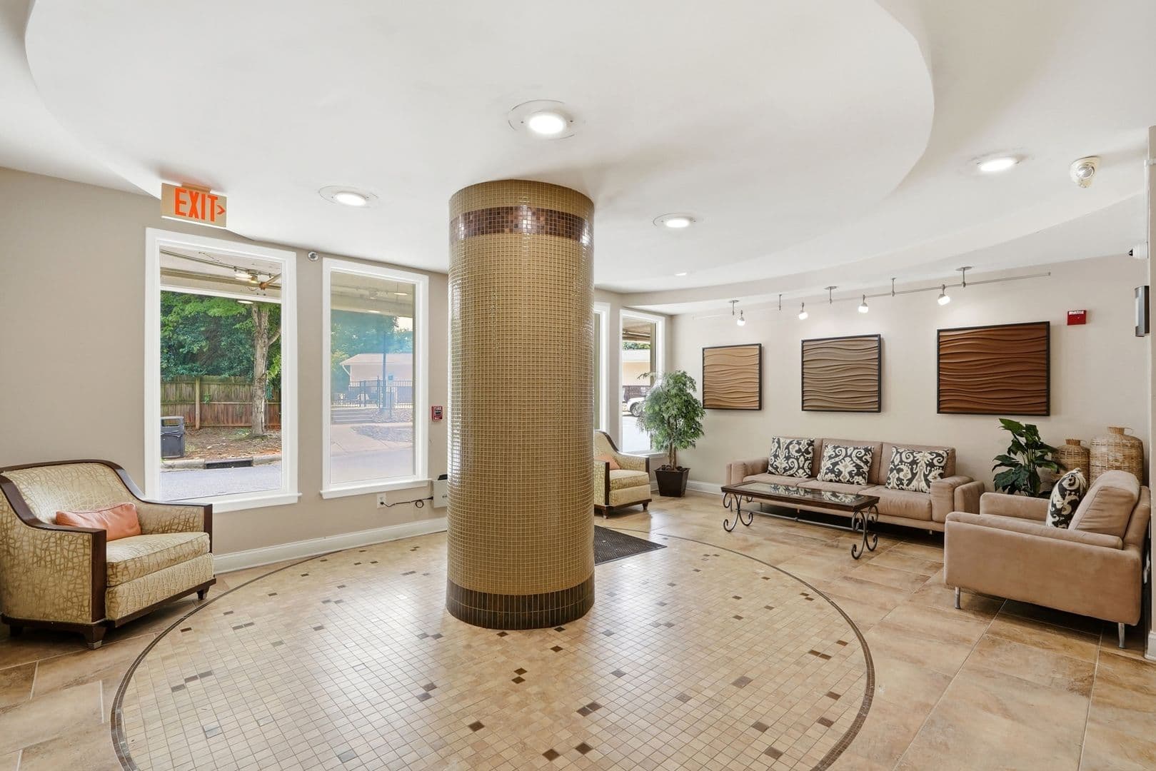 Charlotte Condo: 1000 E Woodlawn Rd #216