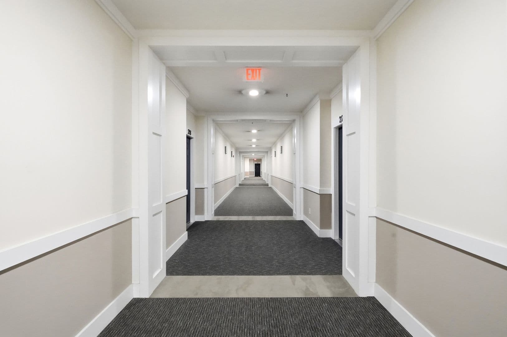 Charlotte Condo: 1000 E Woodlawn Rd #216