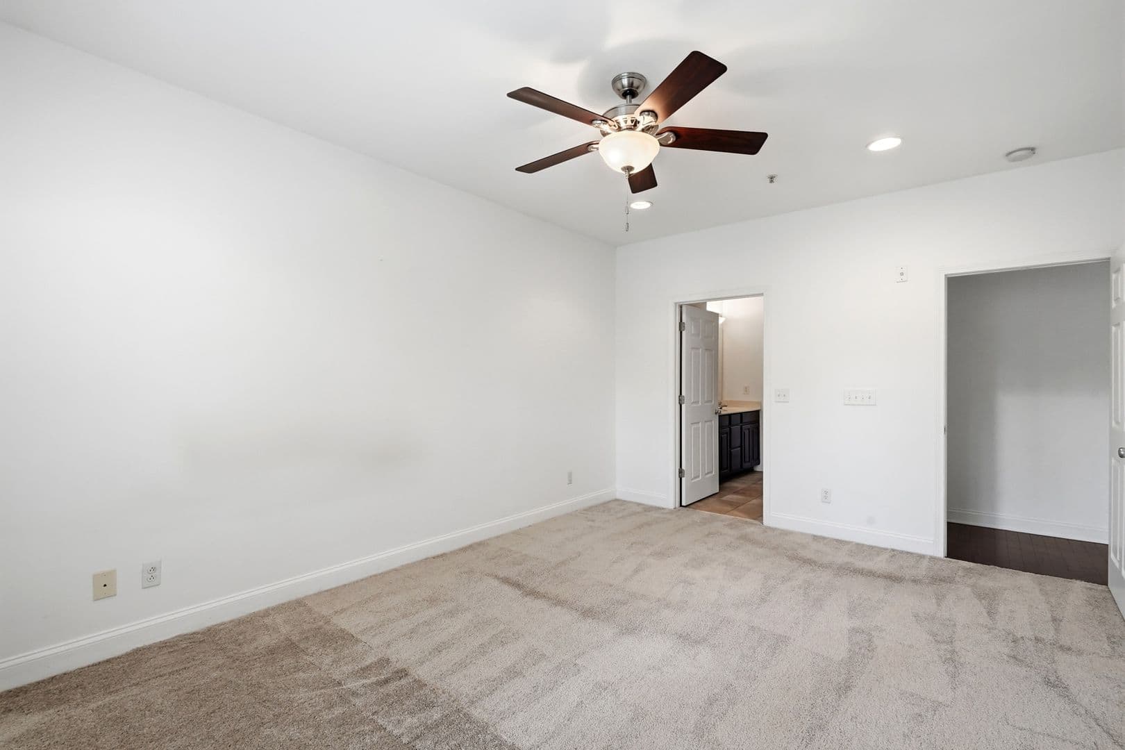 Charlotte Condo: 1000 E Woodlawn Rd #216