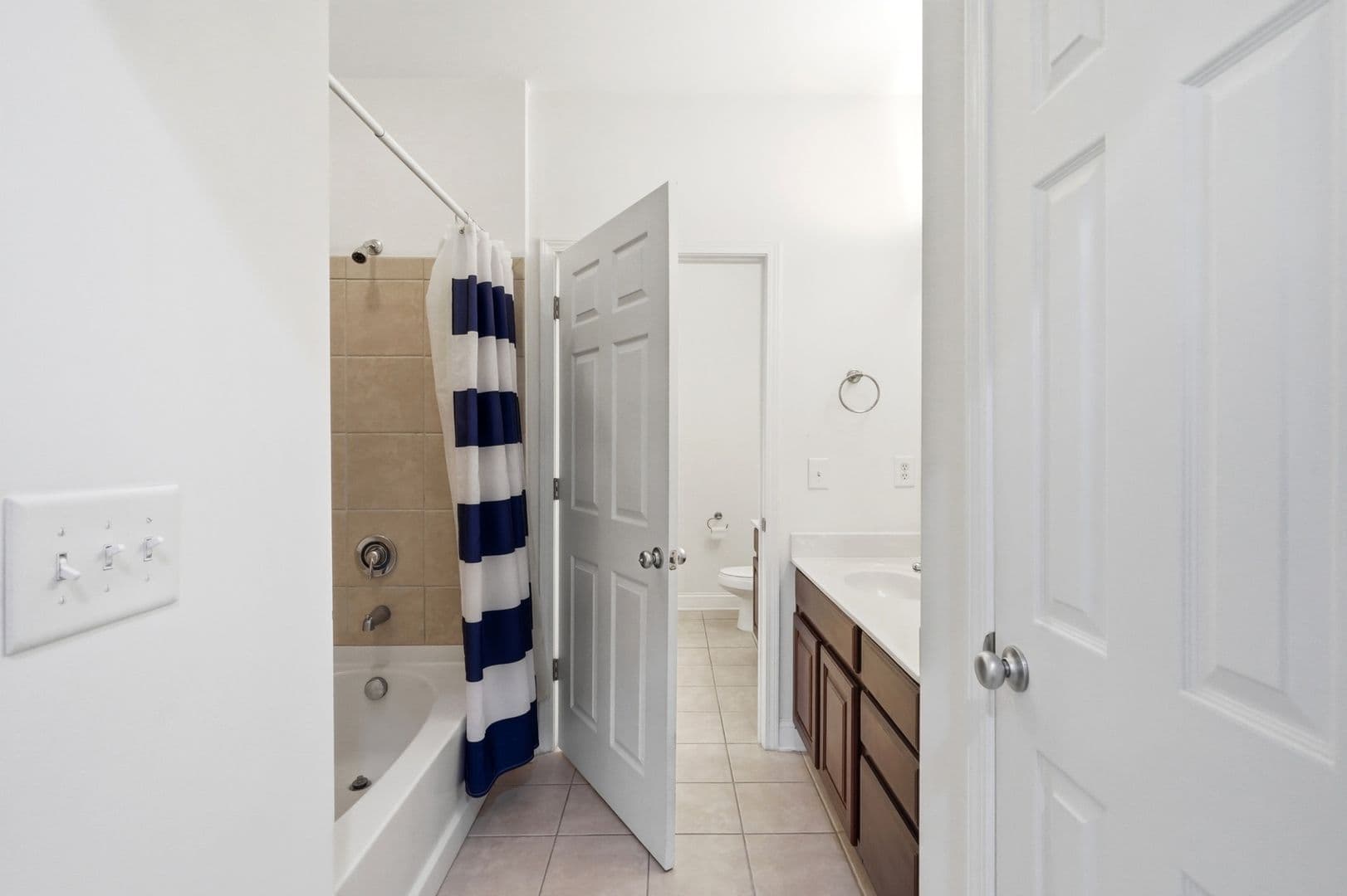 Charlotte Condo: 1000 E Woodlawn Rd #216