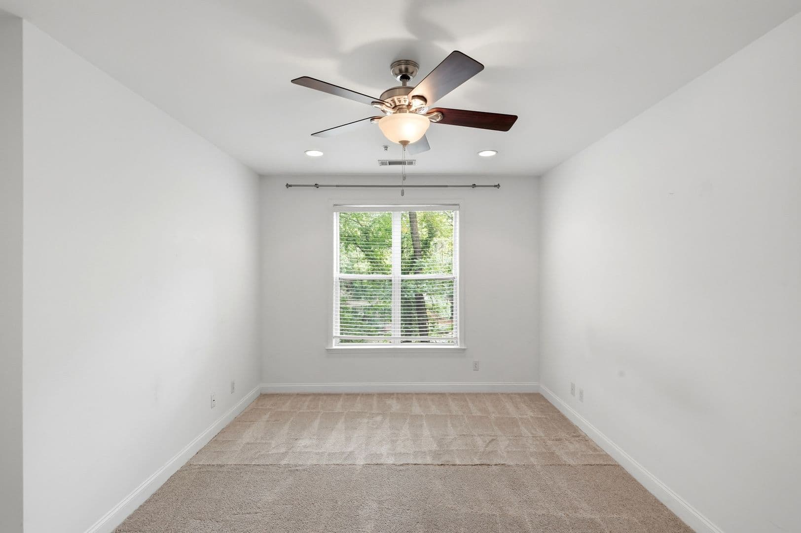 Charlotte Condo: 1000 E Woodlawn Rd #216