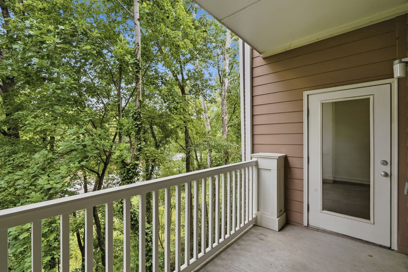 Charlotte Condo: 1000 E Woodlawn Rd #216