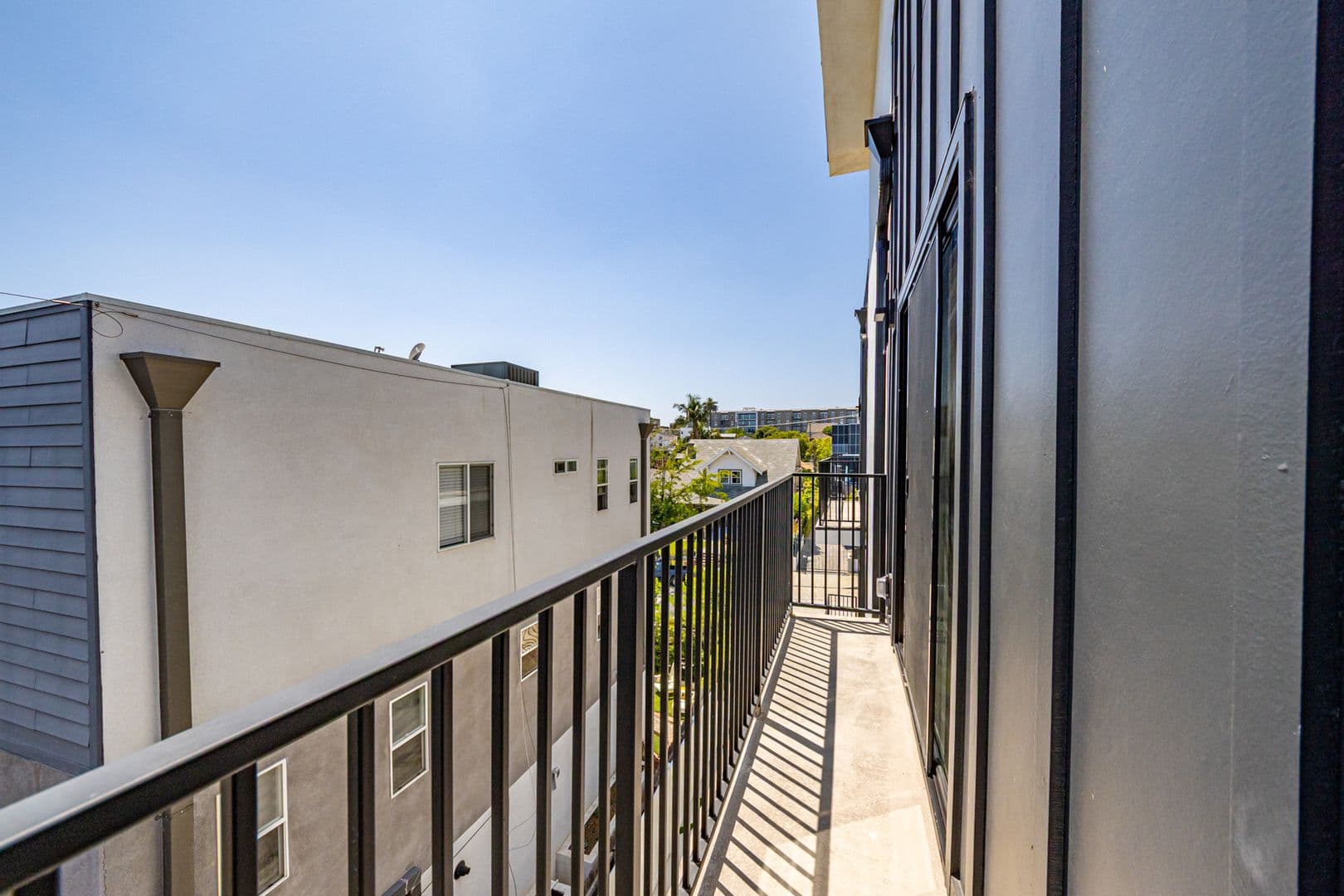 Los Angeles Apartment: 240 N Dillon St