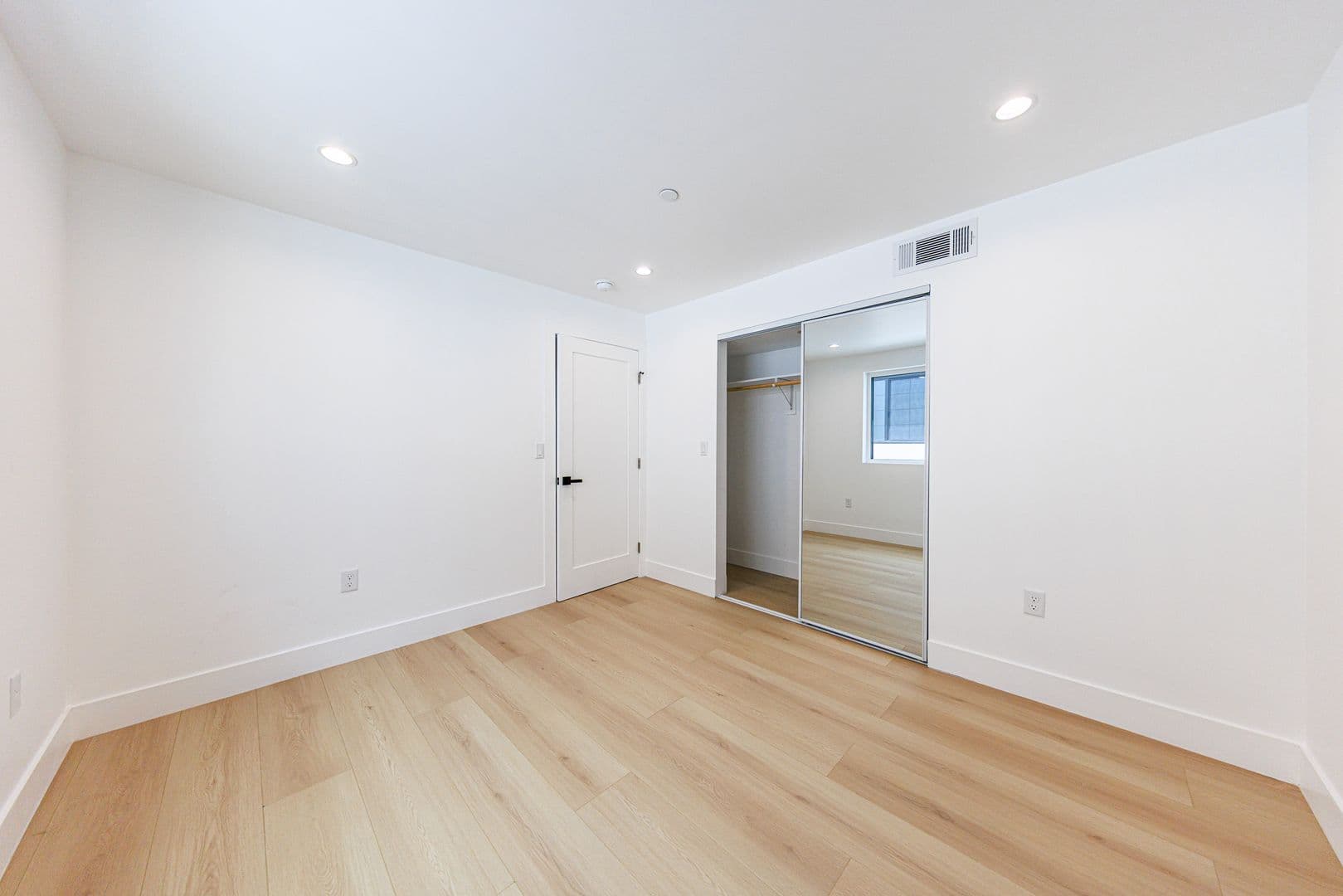 Los Angeles Apartment: 1015 S. Citrus Ave