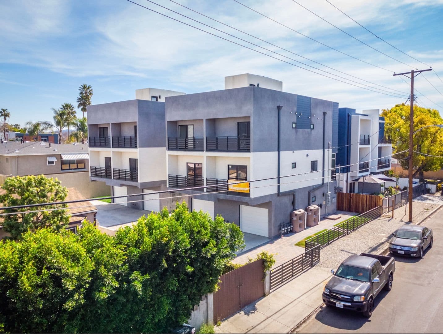 North Hollywood Townhome: 5132 Riverton Ave
