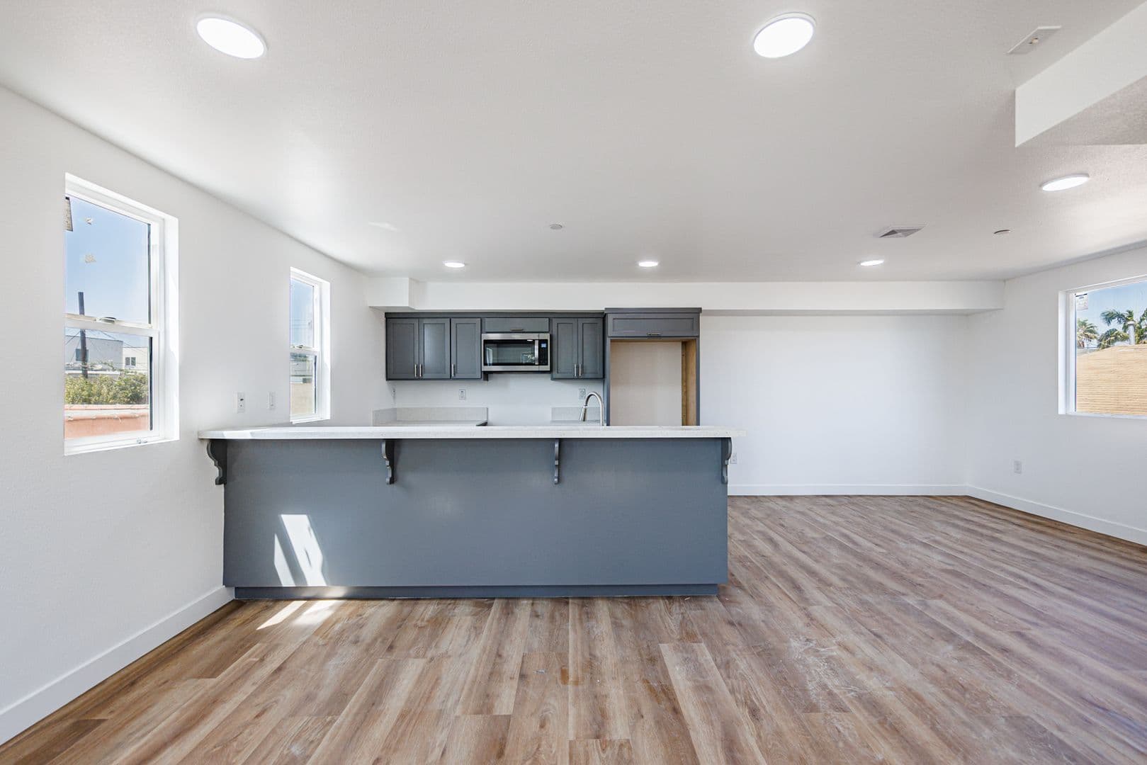 Los Angeles Townhome: 5327 Geer St