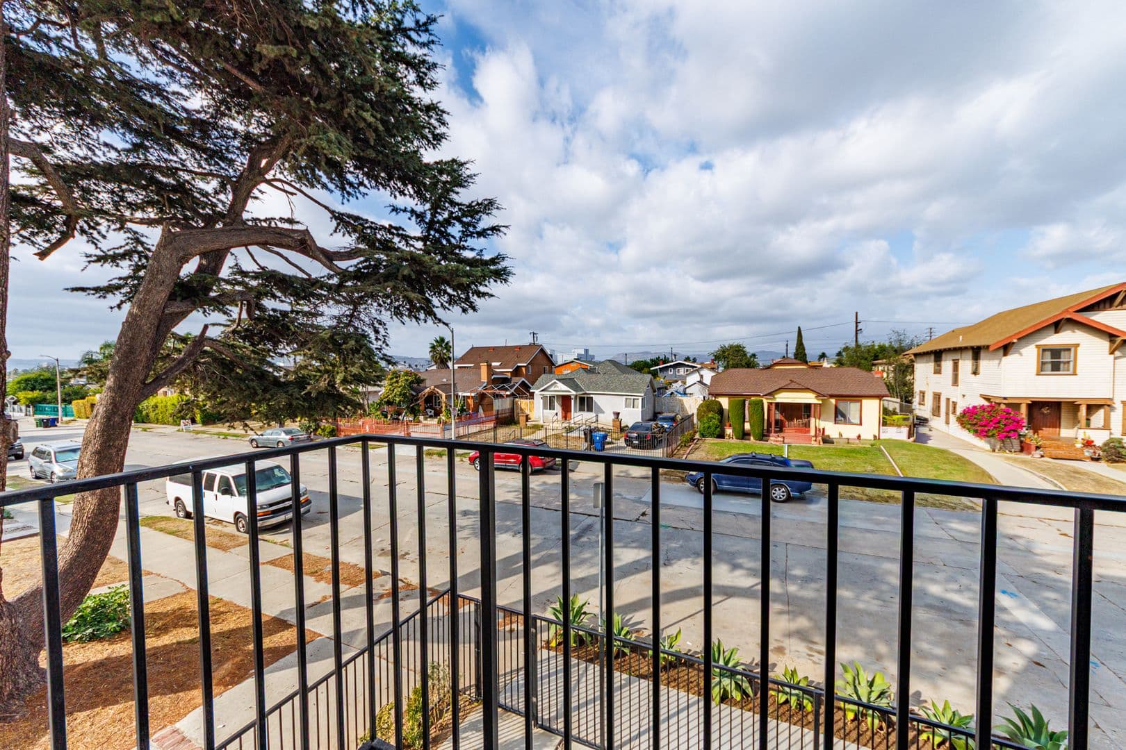 Los Angeles Apartment: 4514 Lomita St
