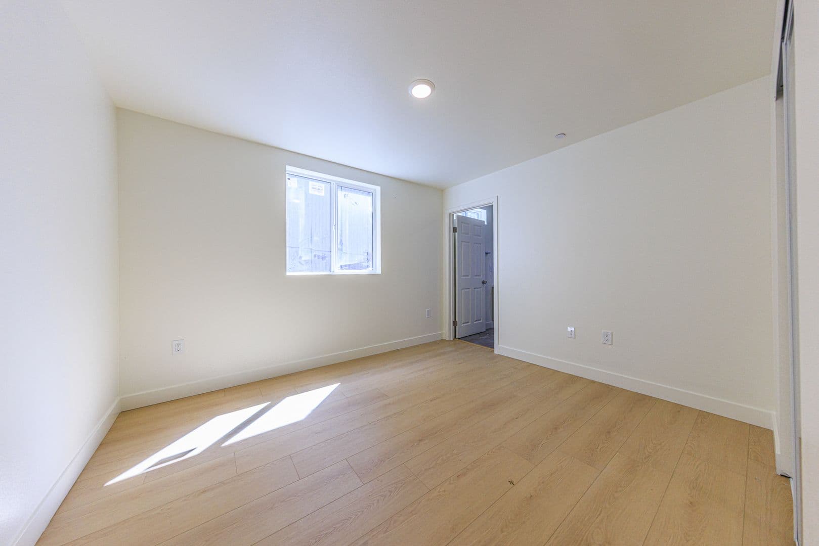Los Angeles Townhome: 1652 Murchison St