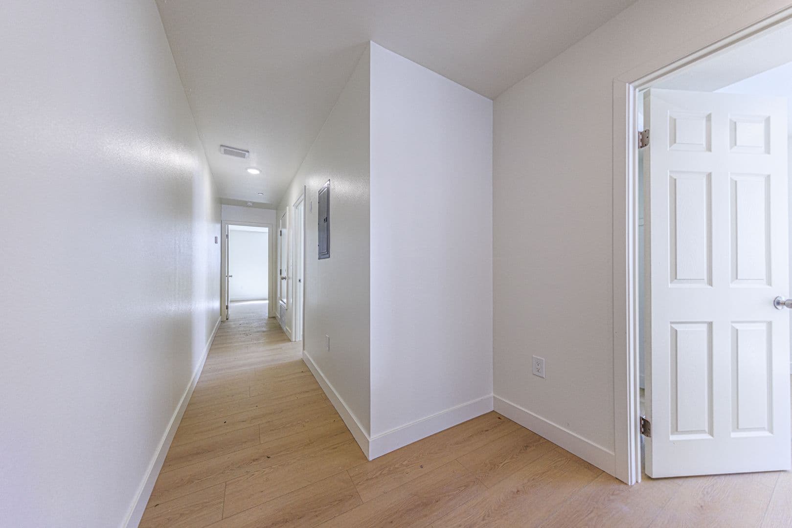 Los Angeles Townhome: 1652 Murchison St