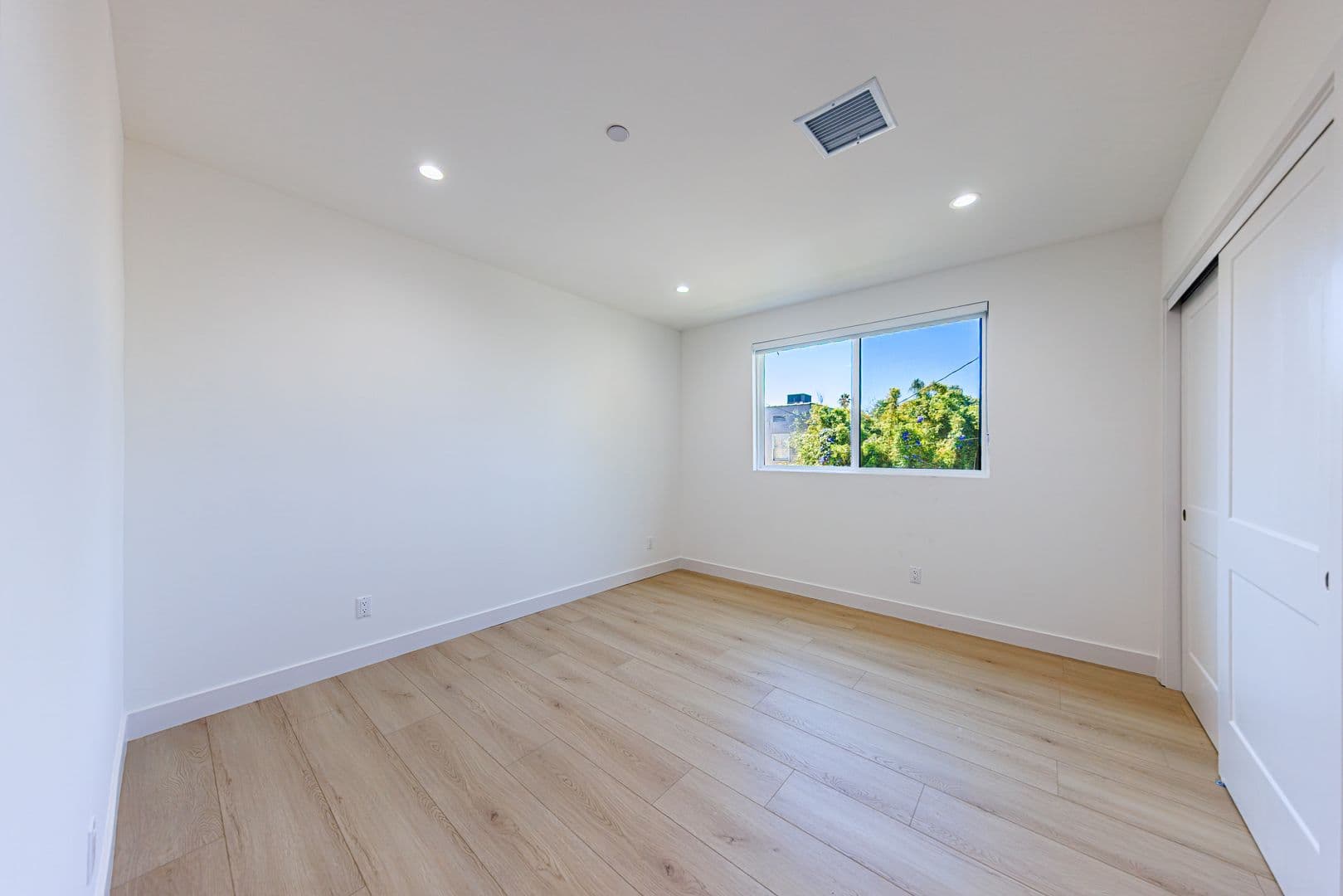 Los Angeles Apartment: 1021 S. Citrus Ave.