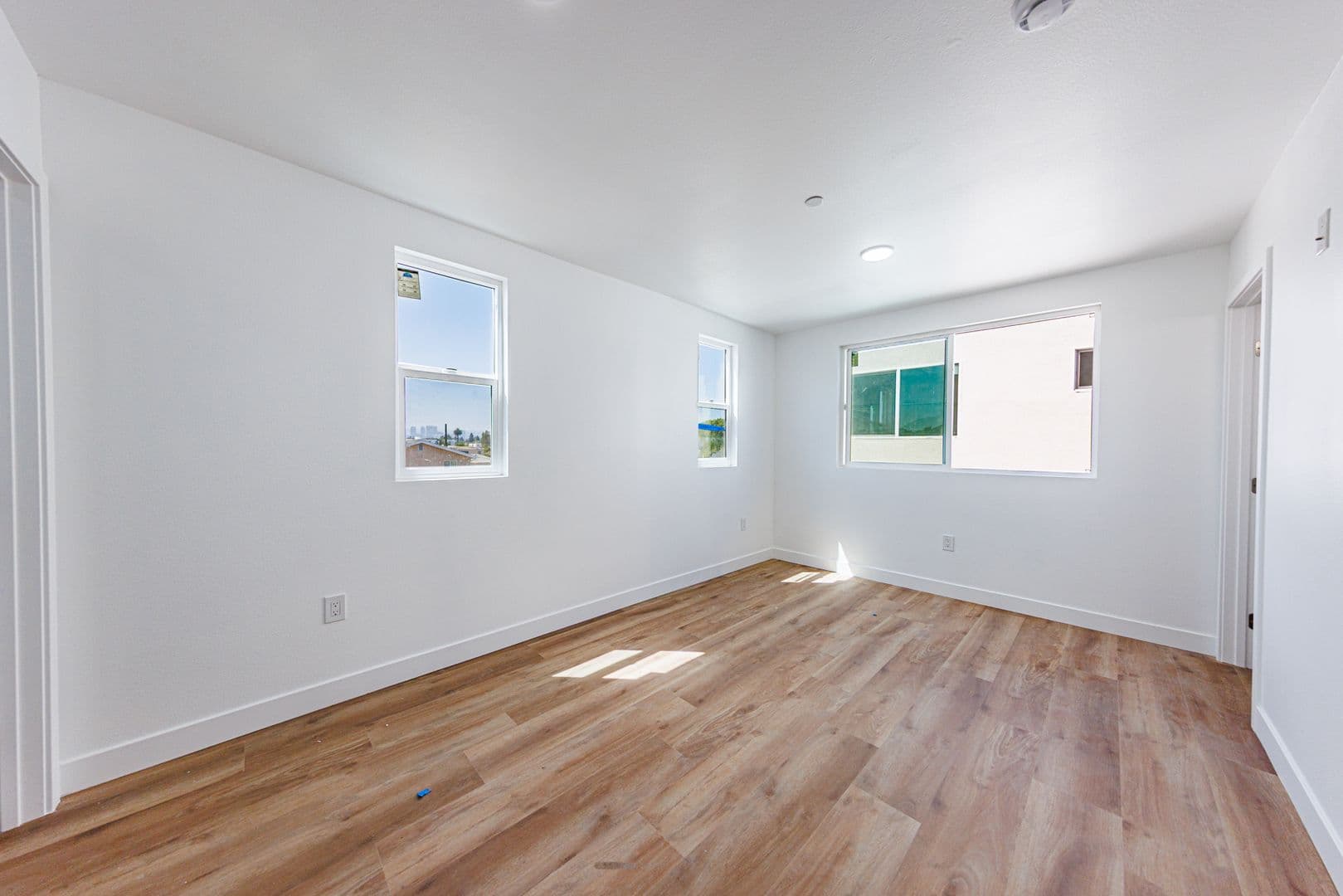 Los Angeles Townhome: 5327 Geer St