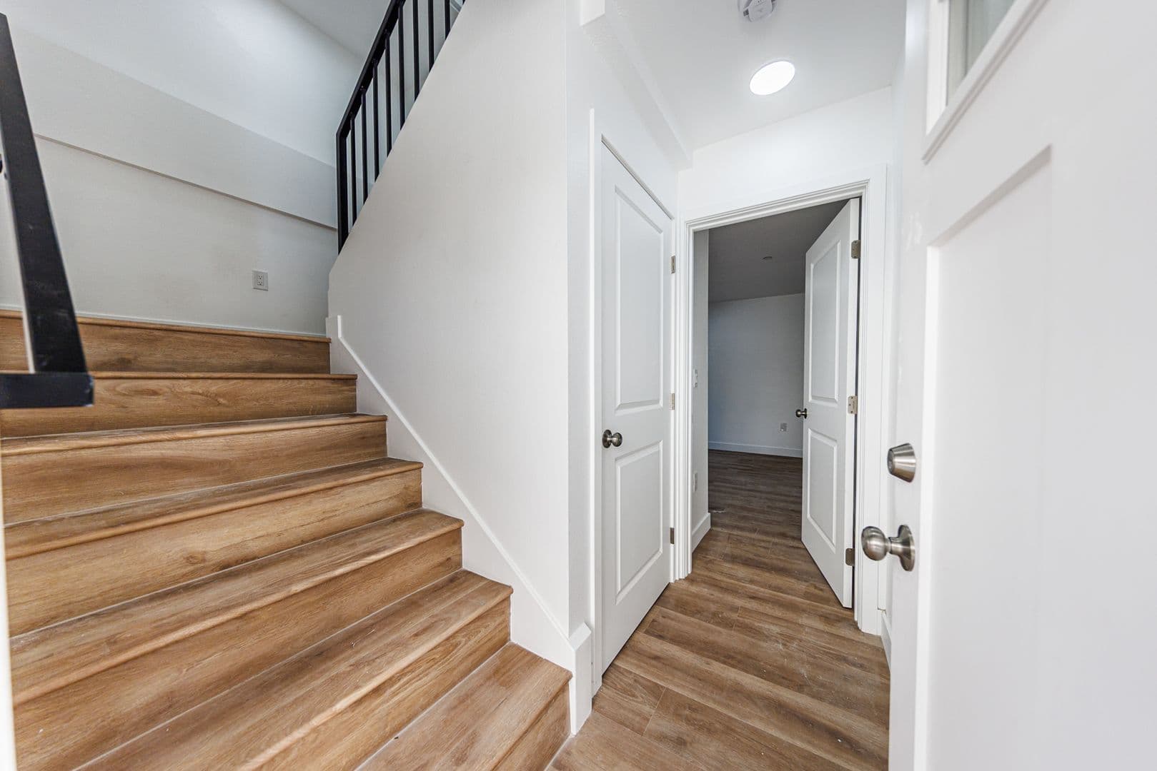 Los Angeles Townhome: 5327 Geer St