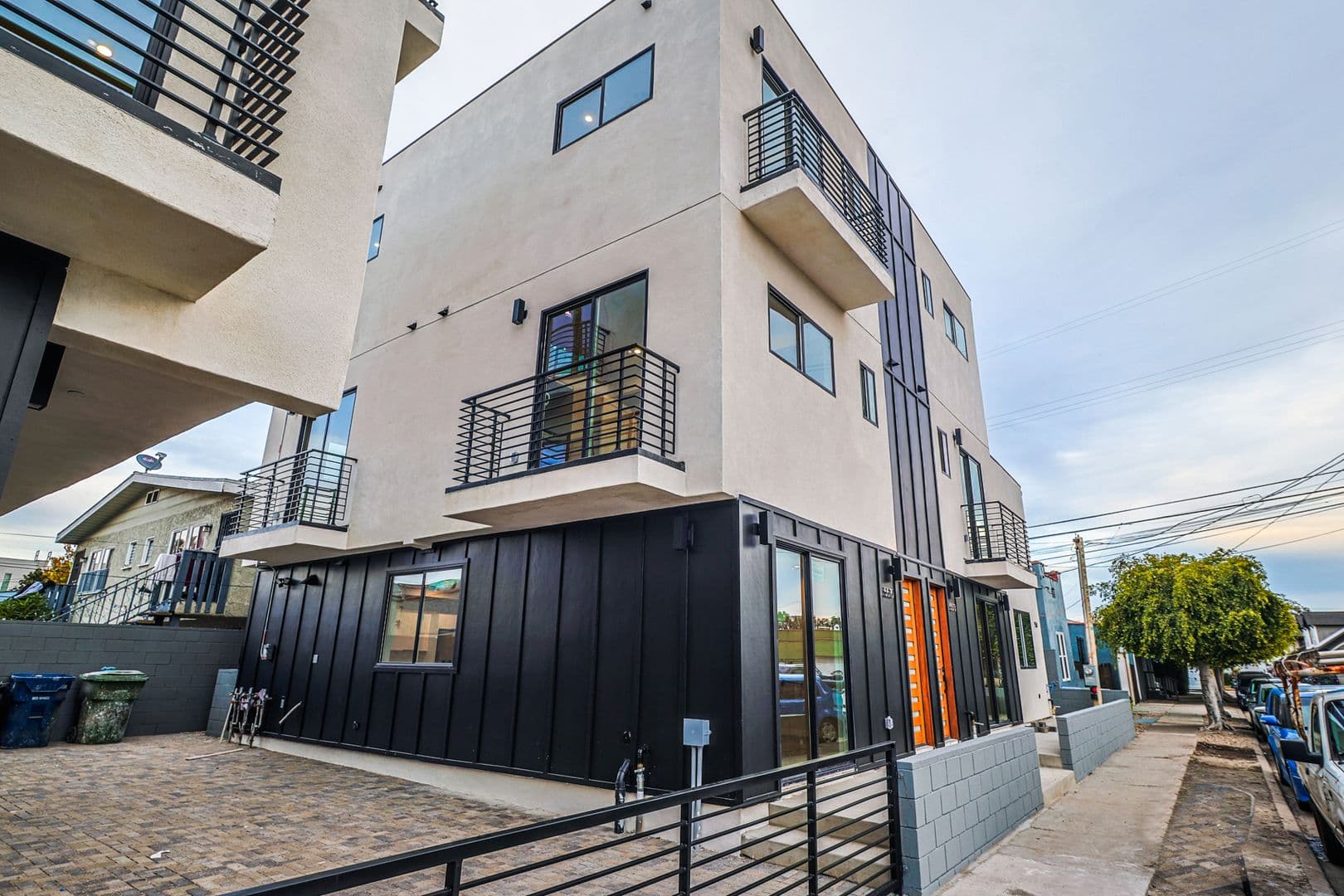Los Angeles Apartment: 5517 Glennie Ln