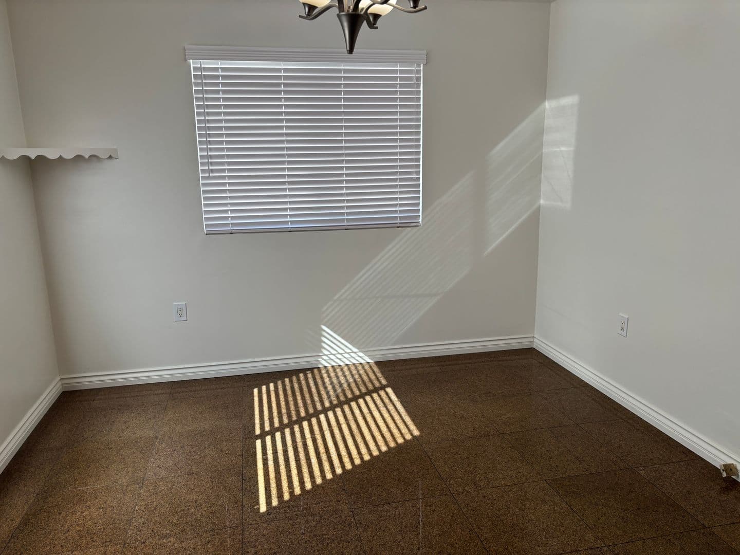 Sun Valley House: 11248 Lull Street