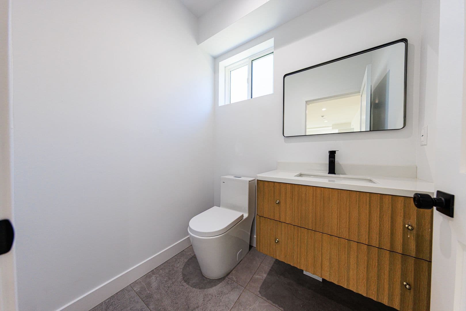 Los Angeles Apartment: 1021 S. Citrus Ave.