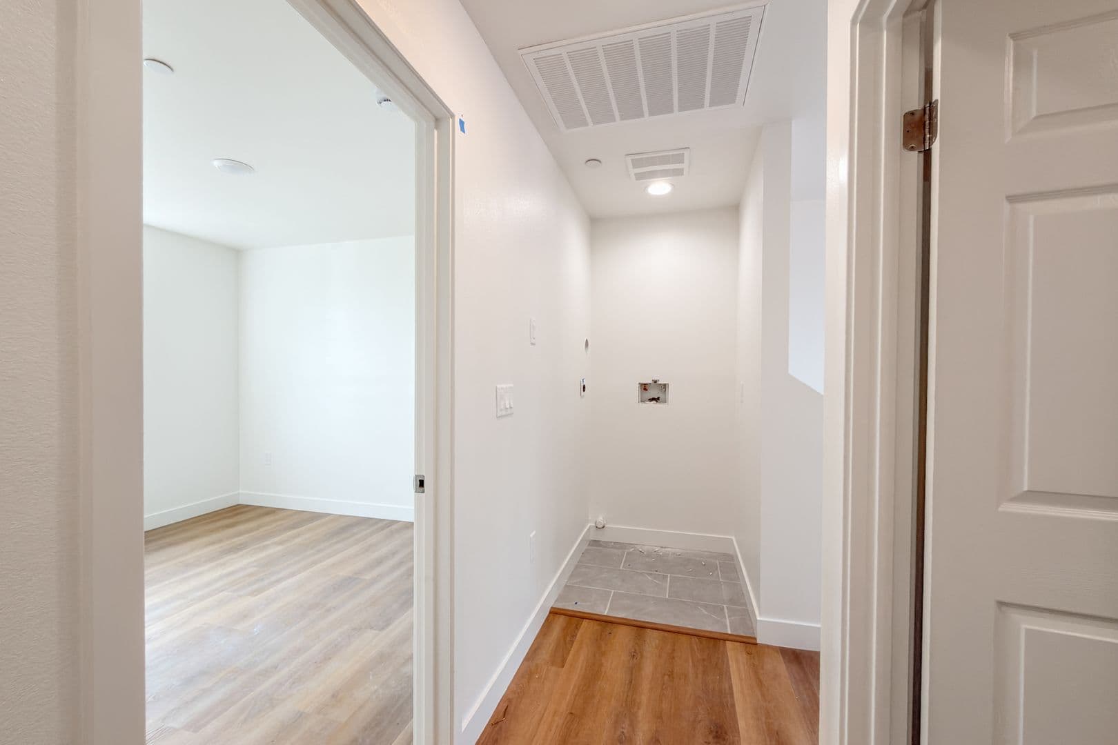 Los Angeles Apartment: 4323 Honduras St