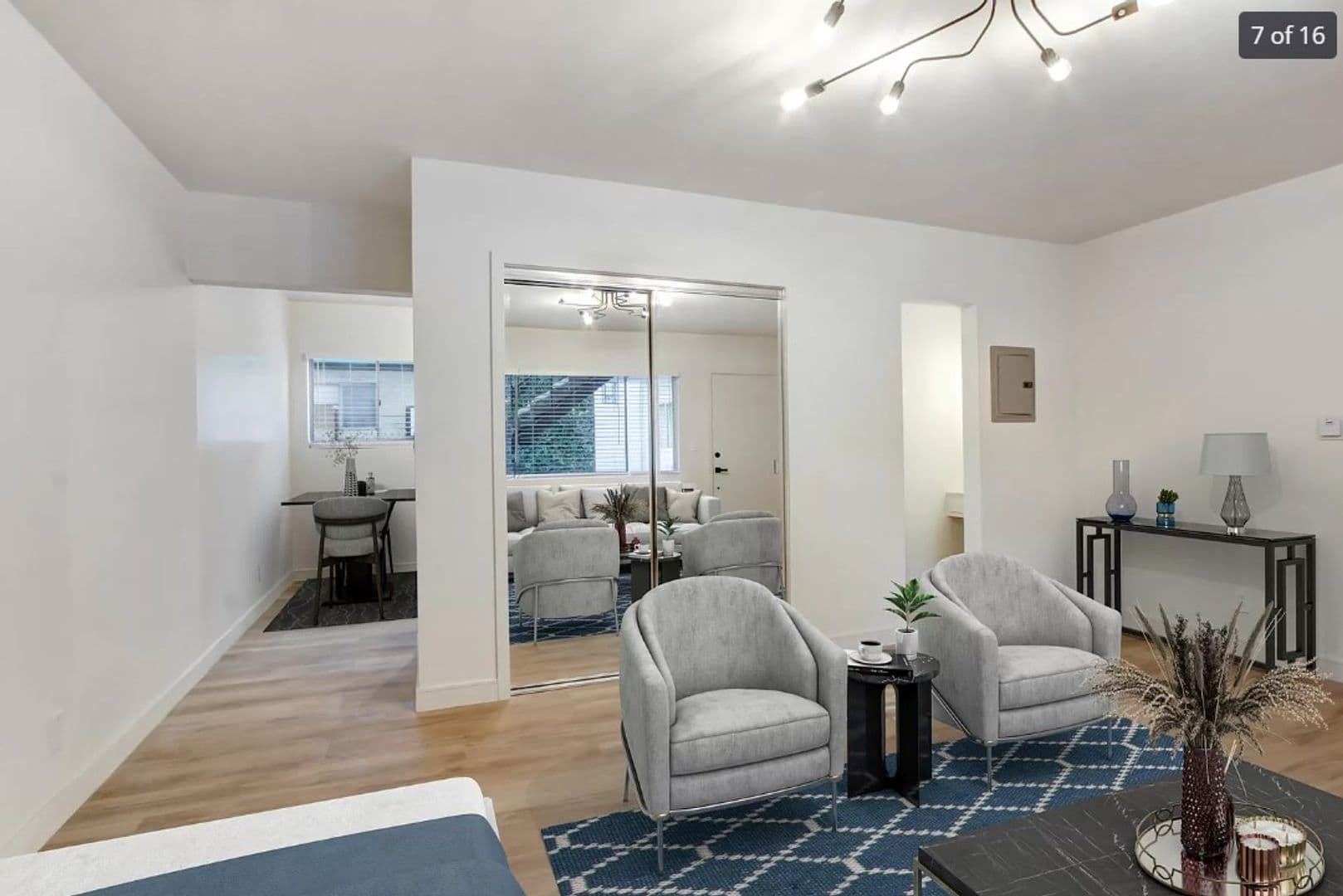 Burbank Apartment: 2001 Peyton Ave