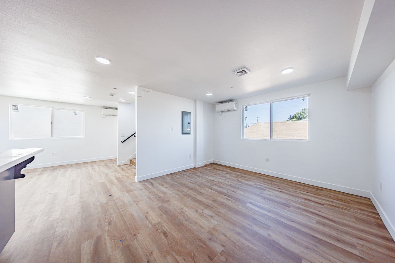 Los Angeles Townhome: 5327 Geer St