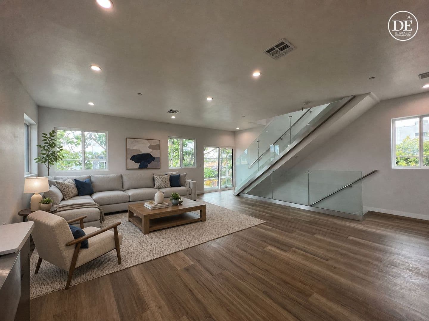 Los Angeles Apartment: 5526 Blackwelder St