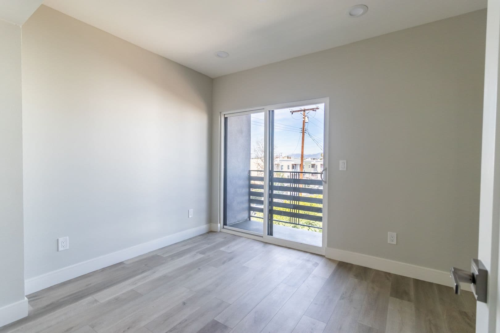 North Hollywood Townhome: 5132 Riverton Ave