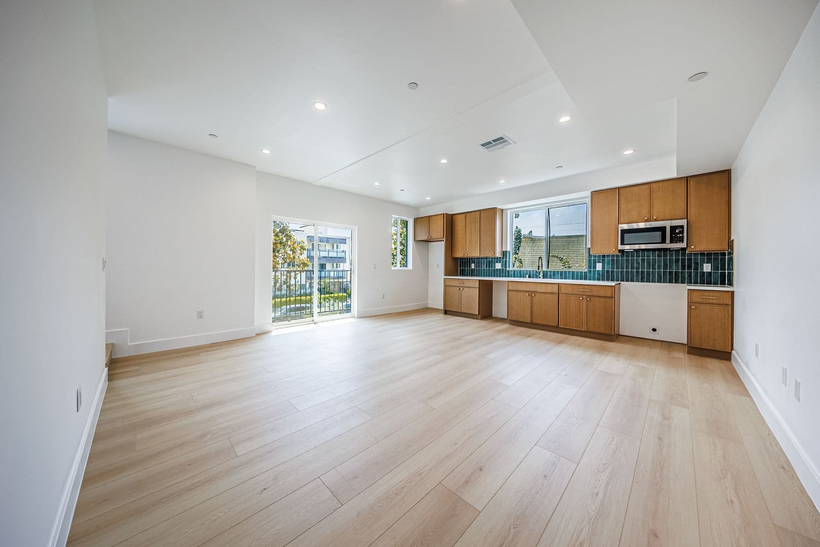 Los Angeles Apartment: 1065 S. Corning St