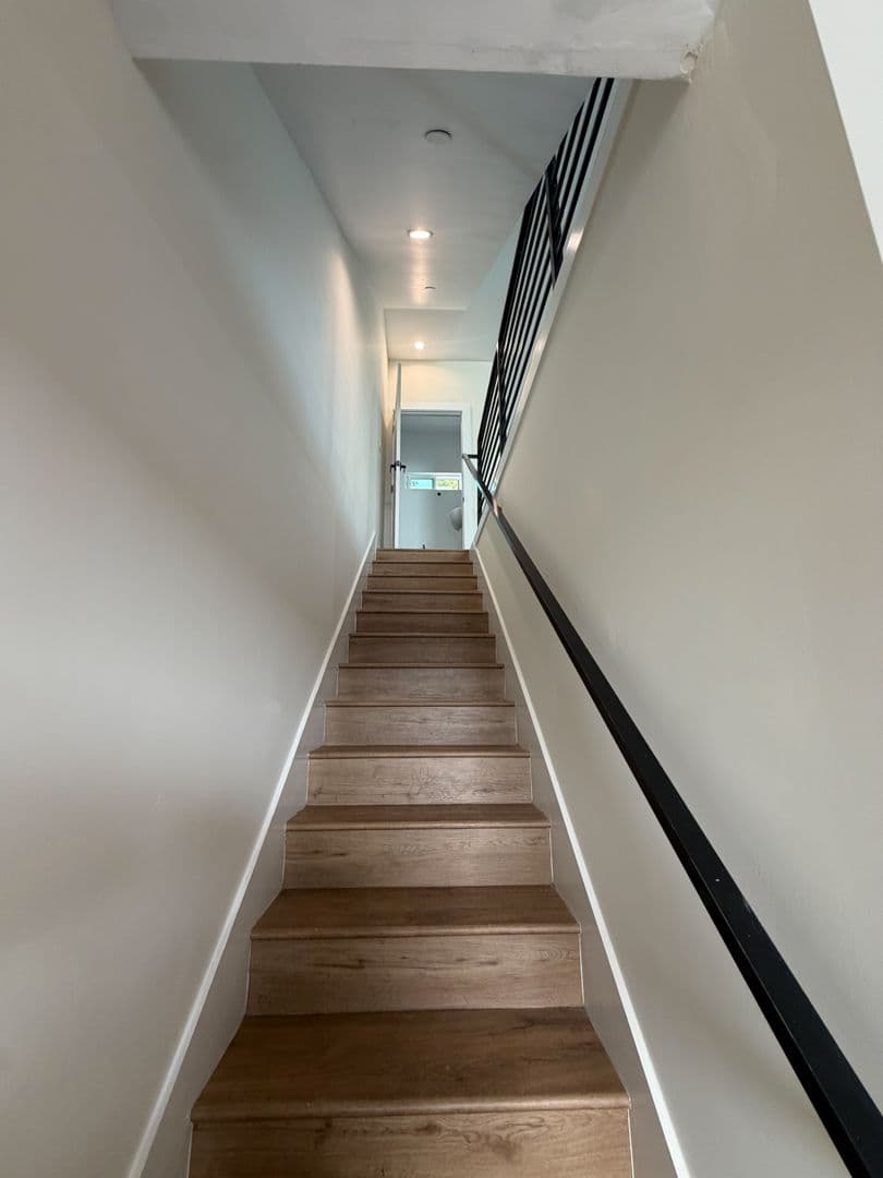 Los Angeles Apartment: 4512 St. Elmo Dr