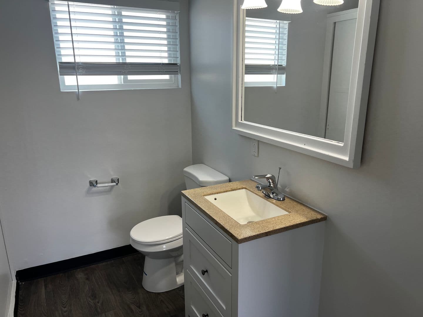 Burbank Apartment: 2615 W Olive Ave