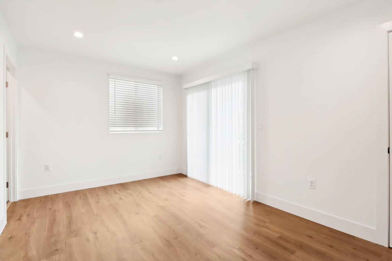 Los Angeles Apartment: 4512 St. Elmo Dr