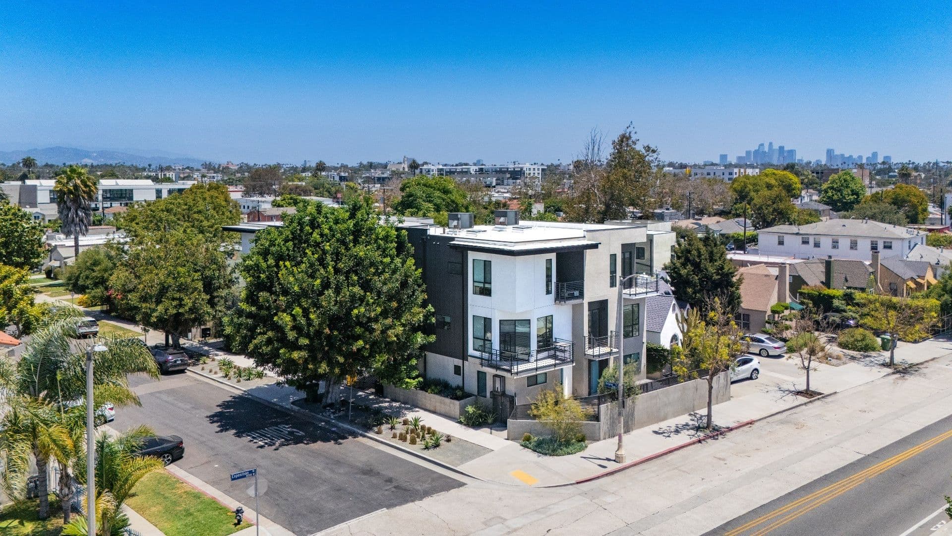 Los Angeles Apartment: 3460 Virginia Rd