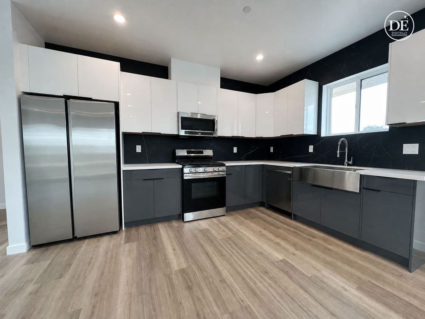 Los Angeles Apartment: 5526 Blackwelder St