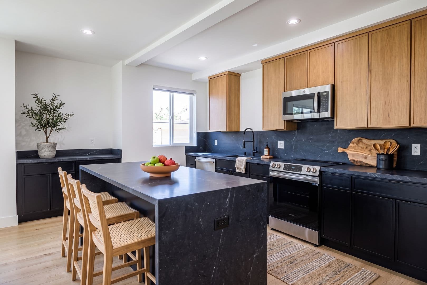 Los Angeles Apartment: 1021 S. Citrus Ave.