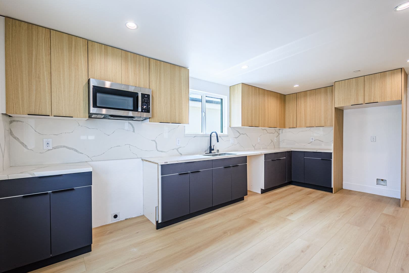 Los Angeles Apartment: 1015 S. Citrus Ave