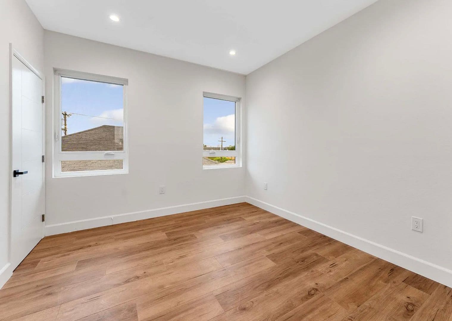 Los Angeles Townhome: 4559 W 18th St