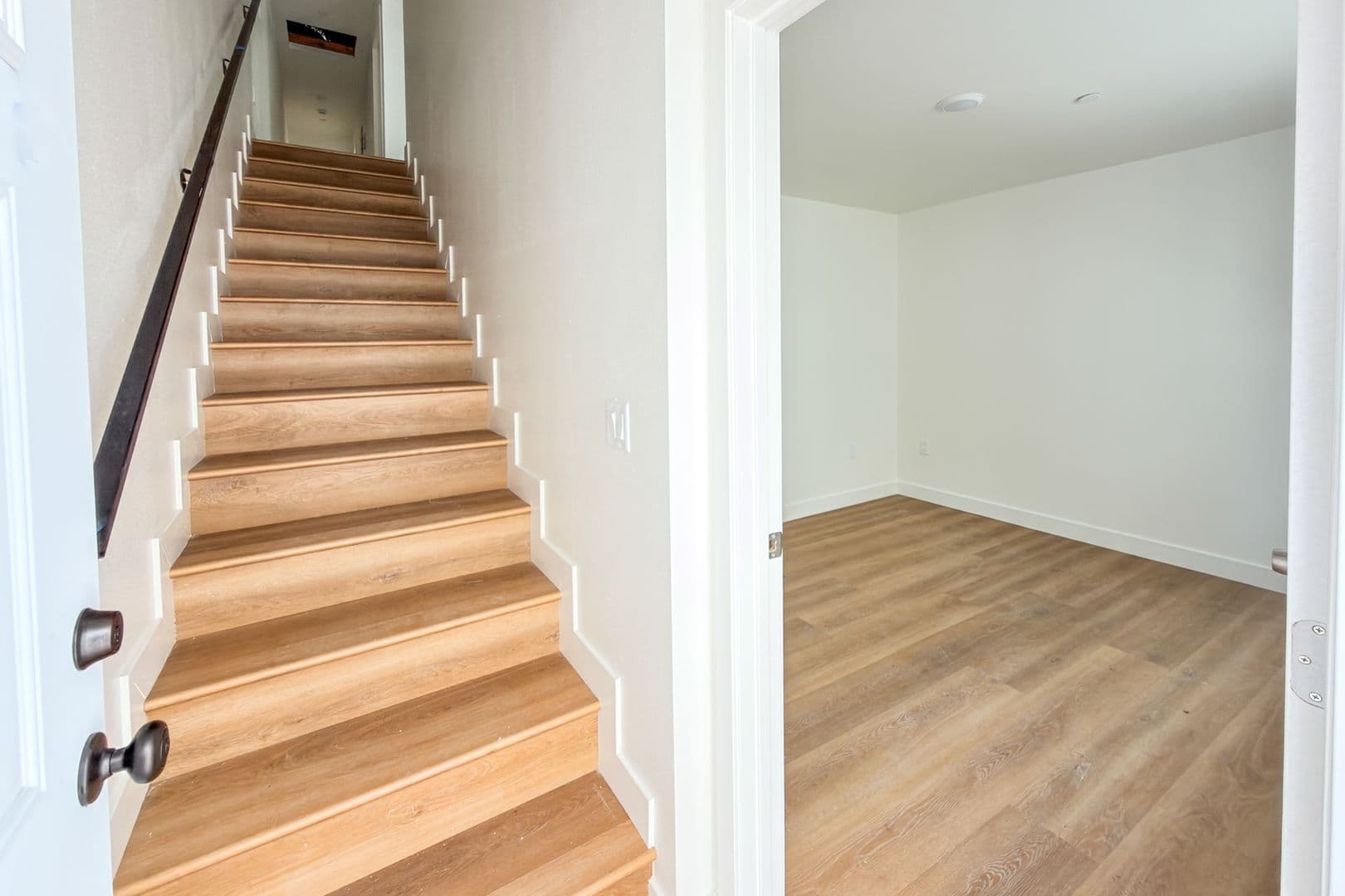 Los Angeles Apartment: 4323 Honduras St