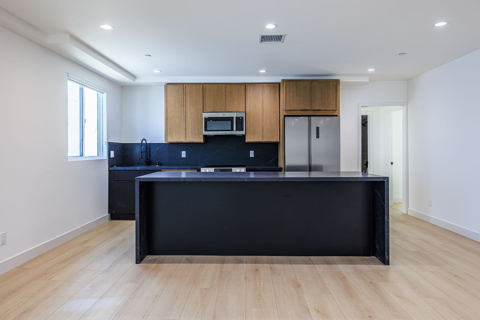 Los Angeles Apartment: 1021 S. Citrus Ave.