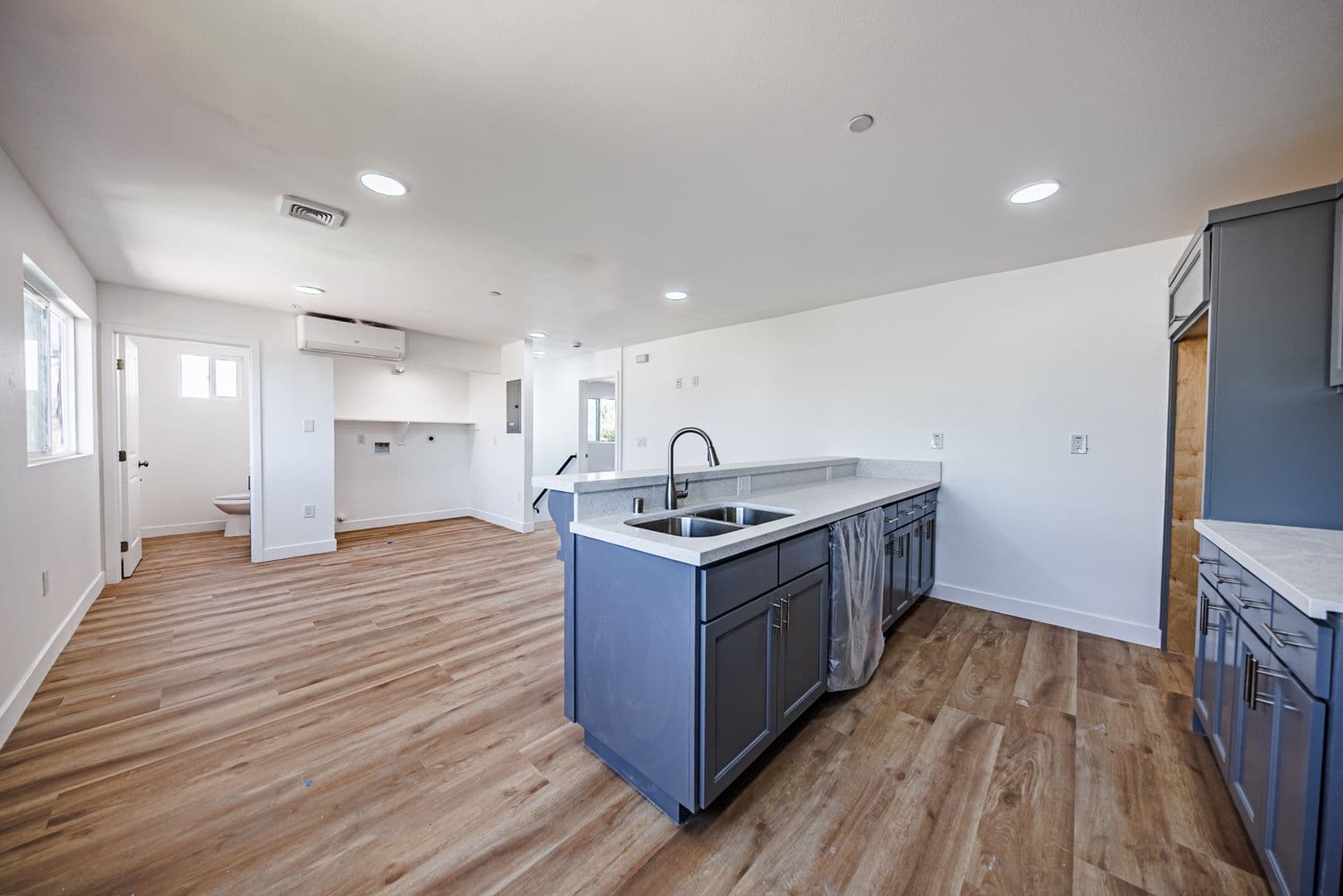 Los Angeles Townhome: 5327 Geer St