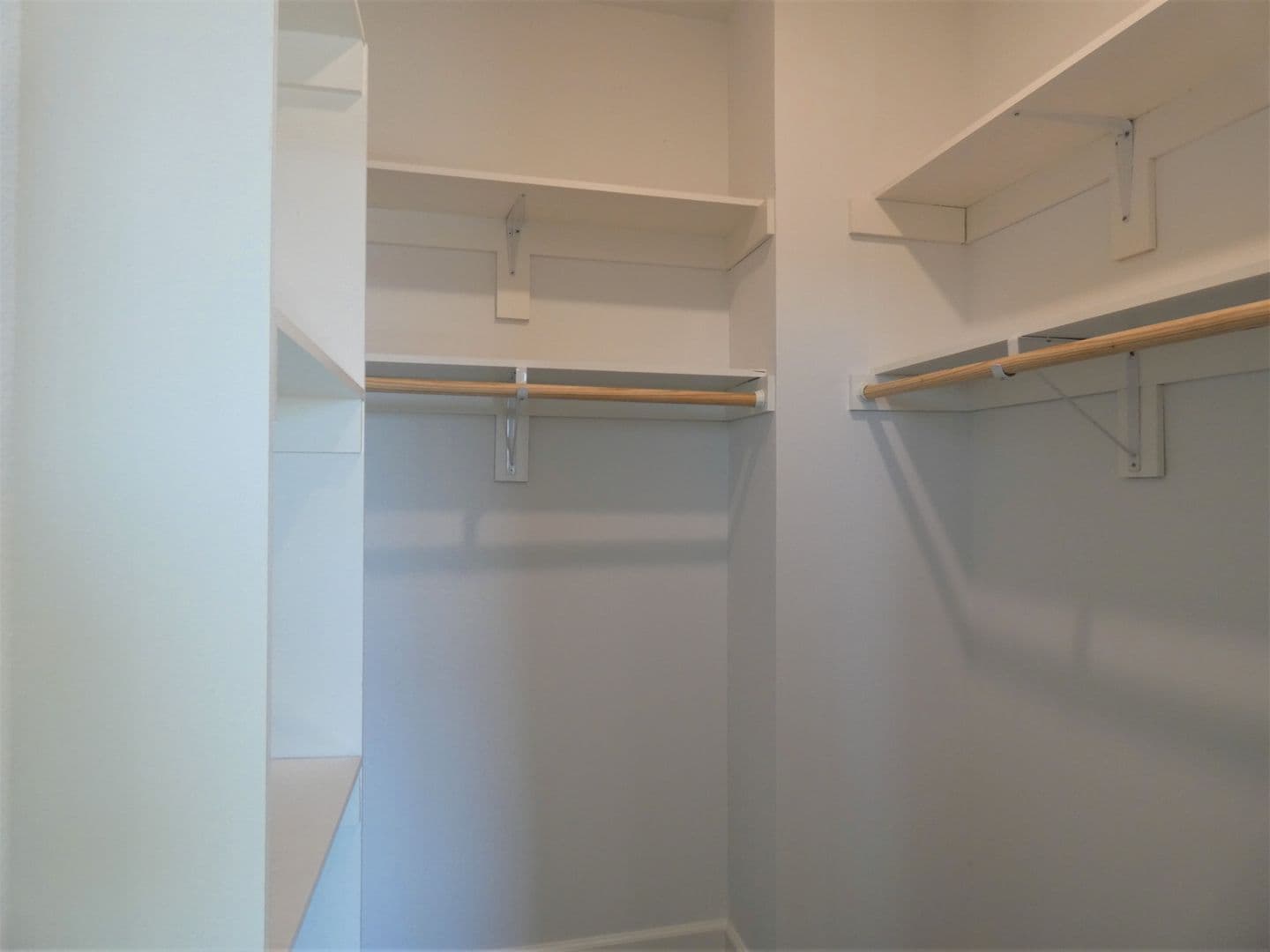 Los Angeles Apartment: 1628 S La Brea Ave