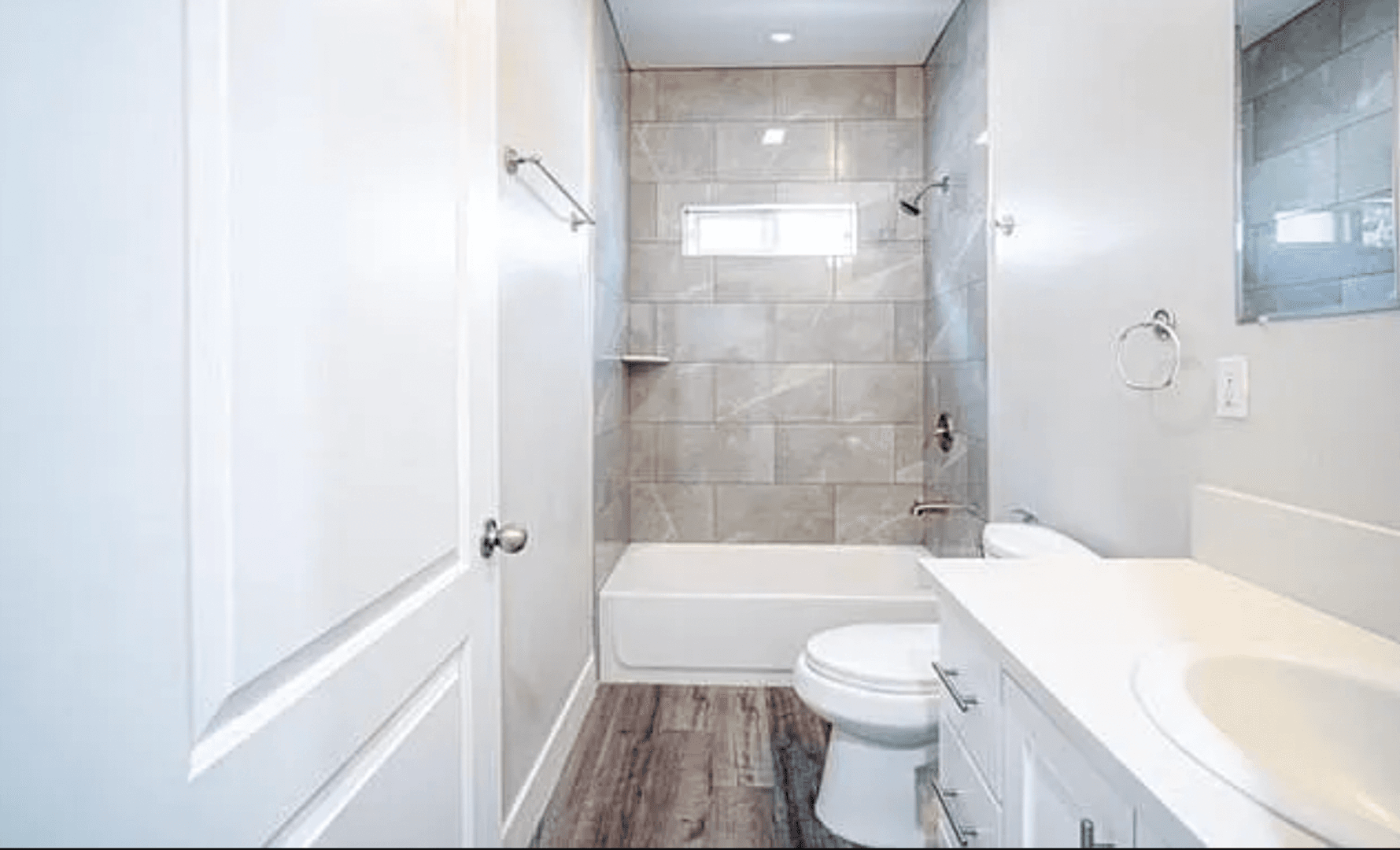North Hollywood Apartment: 6841 Radford Ave