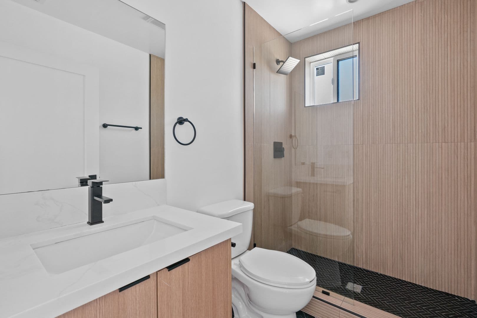 Los Angeles Townhome: 2637 S Garth Ave