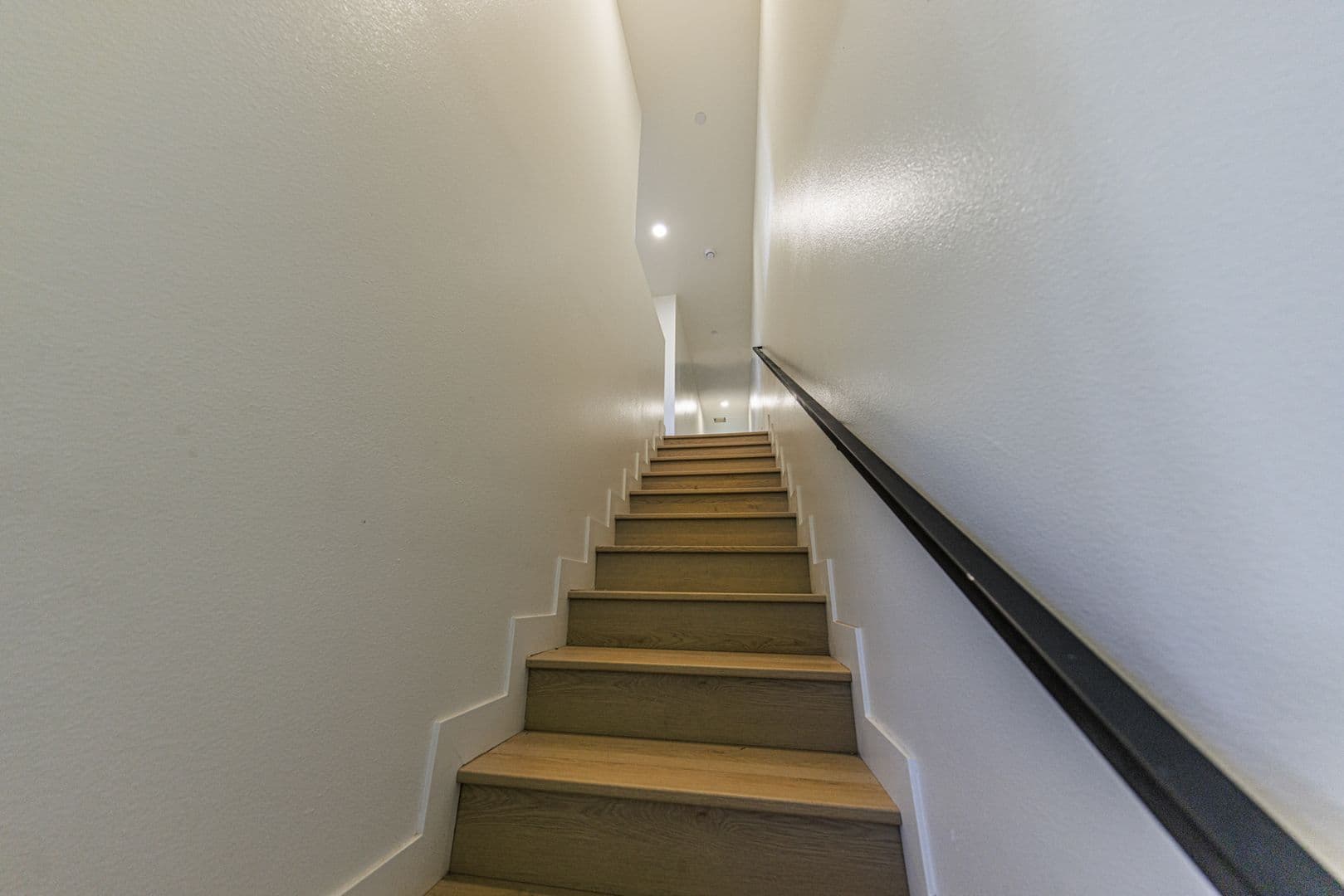 Los Angeles Townhome: 1652 Murchison St