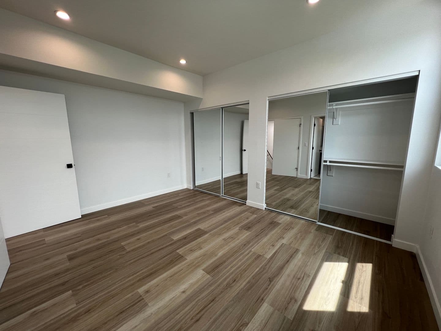 Los Angeles Apartment: 5526 Blackwelder St