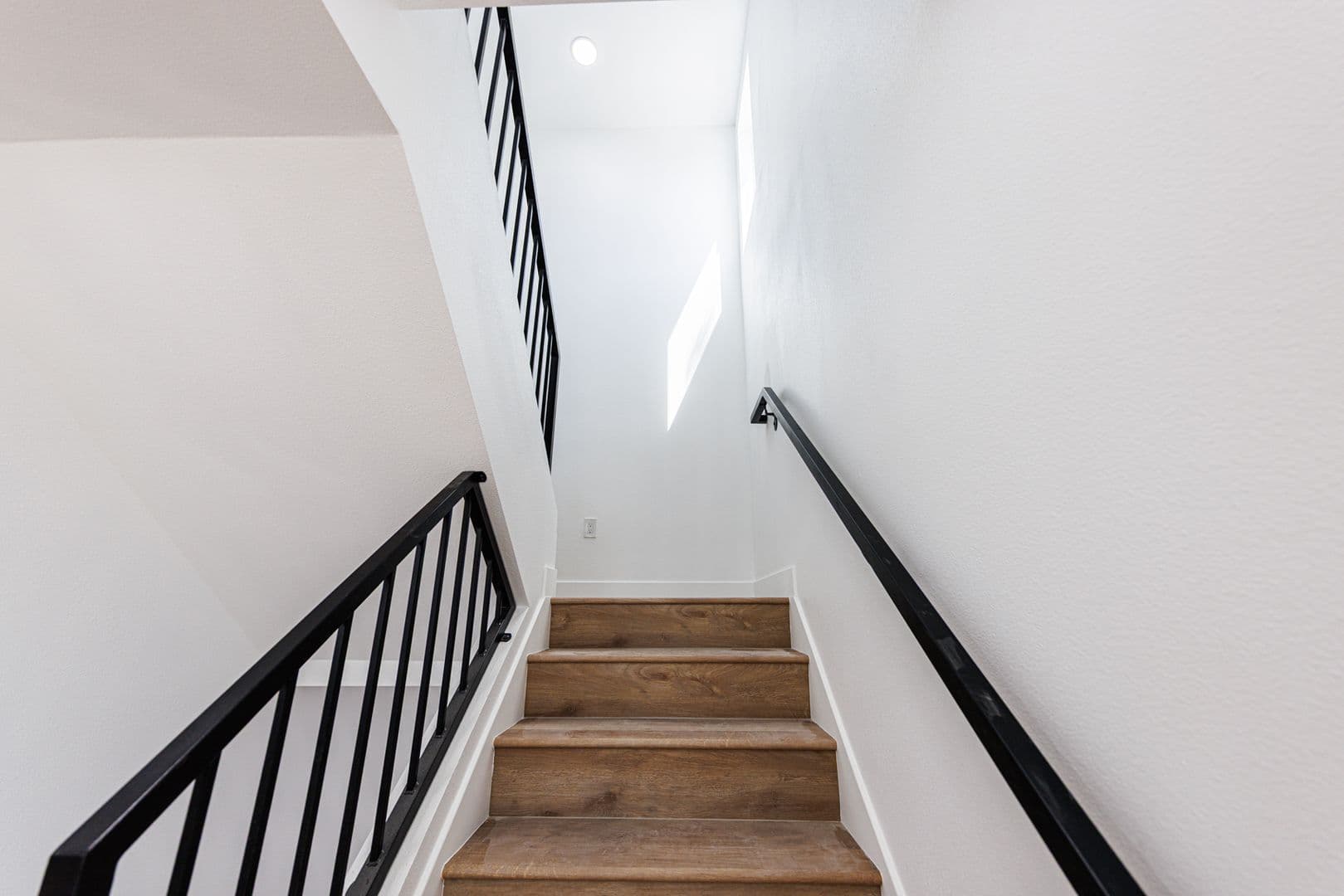 Los Angeles Townhome: 5327 Geer St