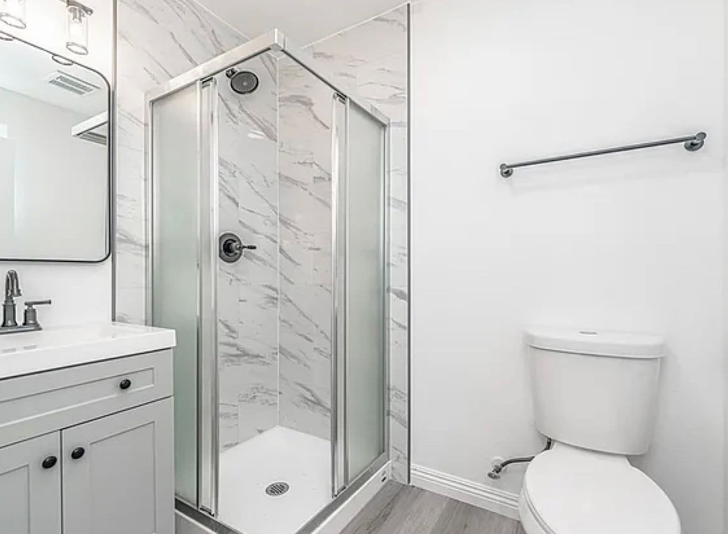 Los Angeles Apartment: 3653 Halldale Ave