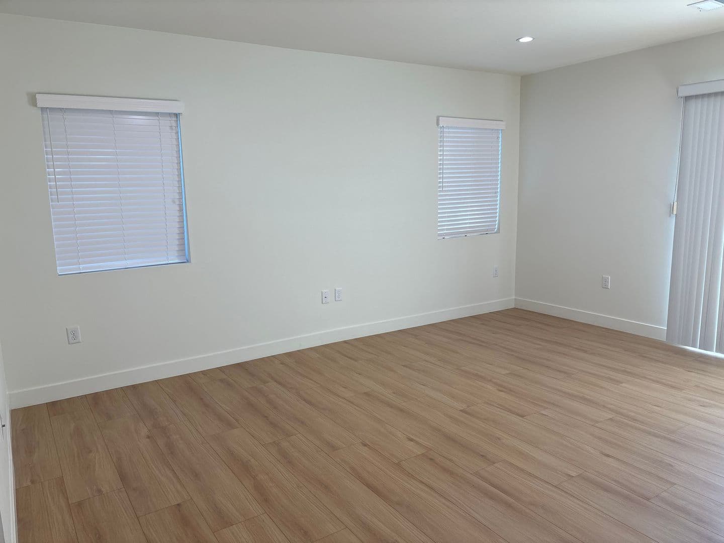 Sun Valley House: 11246 Lull Street